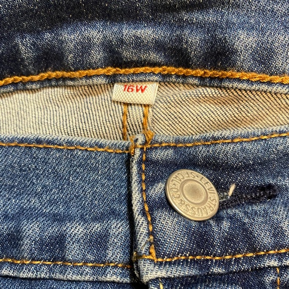 Levi’s Jean Skirt - Picture 3 of 3